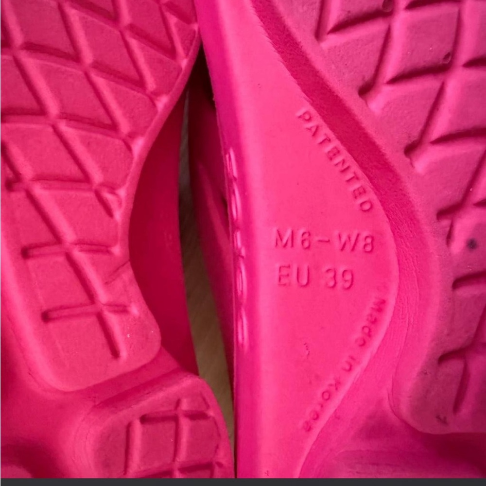 Oofos Hot Pink Slide Sandals Flip Flops - Picture 4 of 4